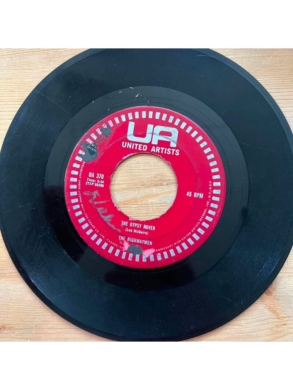 The Highwaymen - The Gypsy Rover/Cotton Fields 45rpm VG+ R08